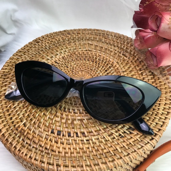 Retro CatEye Frame Sunglasses - Picture 2 of 3